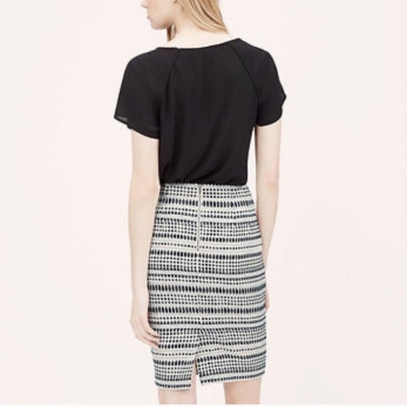 Loft pencil skirt size 2 - Picture 2 of 5